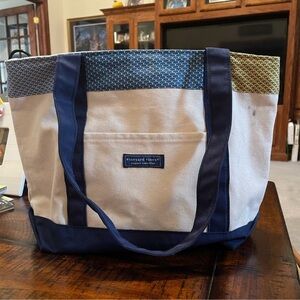 Good used condition vineyard vines canvas tote bag
